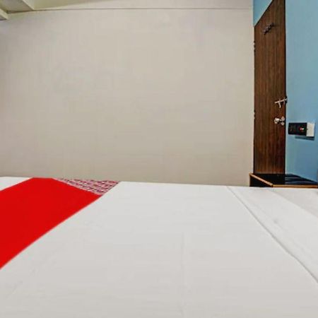 Hotel Welcome, Vip Road Vesu Surat Bagian luar foto