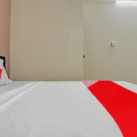Hotel Welcome, Vip Road Vesu Surat Bagian luar foto