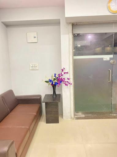 Hotel Welcome, Vip Road Vesu Surat Bagian luar foto